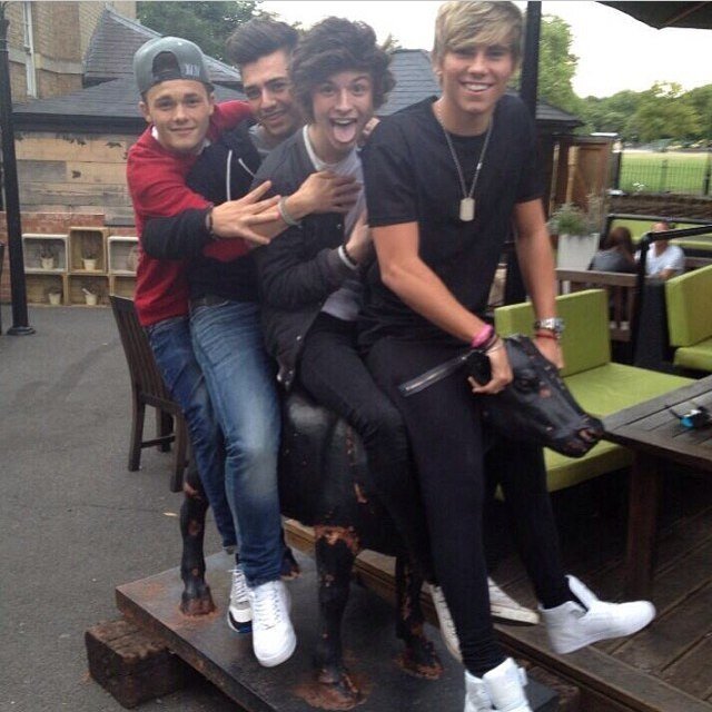 2 girls that are in love with 4 perfect boys Jordi, Joey, RyRy and Ollie, you might know them as OVERLOAD! @overloadmusic follow us please!