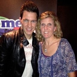 ~ NYC and PC -based, music-loving mom with an unexpectedly great playlist! ~ I blog and share music @ https://t.co/24Uu9aHbpz