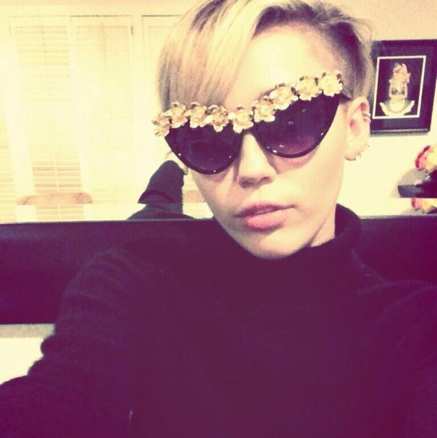 hi can you follow my main @chlodysimpson thanks