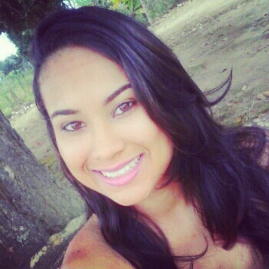 Se a vida te der limões
esprema-os nos olhos de
quem um dia fez vc CHORAR! [[;