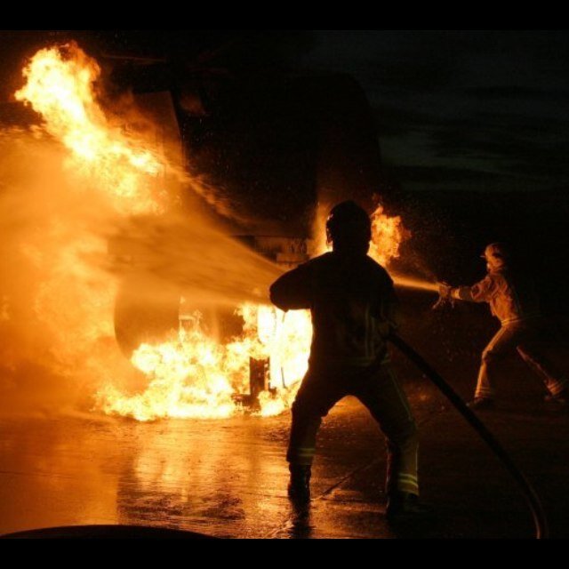 firefighter, ex raf fire fighter and #ncfc, husband and father of 1..