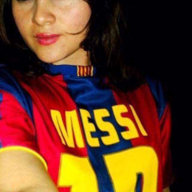 Computer Science Engineer | Dad is my role model | Coffee addicted | Libra Lady | Barcelona | Fashion designing ❤️,,