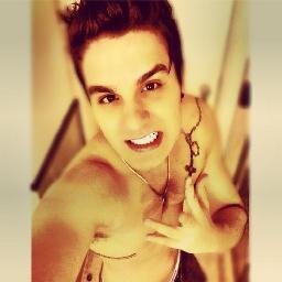 Since:12/10/2009 Ver um sorriso no seu rosto é a minha maior satisfação @luansantana
Parceria com @TakeMyHeartLS
@luansantana seguiu dia 06/09/2011