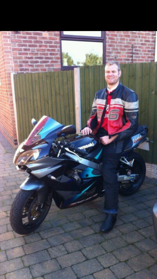 Nottingham Moderns RFC. Proud Welshman, Rugby, Motorbikes, Cycling, Weight training.