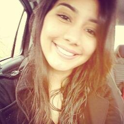 Sorria mesmo que o seu sorriso seja triste, porque mais triste que um sorriso é a tristeza de não saber sorrir.
