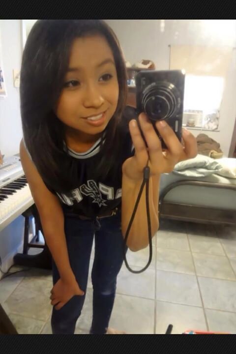 Weird,dorky,crazy....thats about it oh and 1D!! ;)