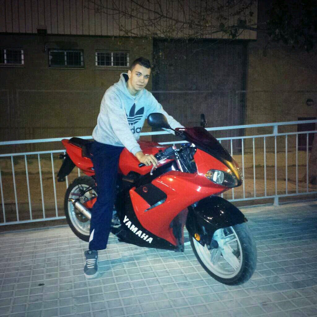 Si no te gusta te piras! Escribiendo mi historia y dando por el culo al mundo desde 1996... VCF //\