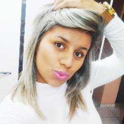 O mundo lá fora te julga, te condena e te incrimina. E a verdade é que nenhum deles te conhece (;