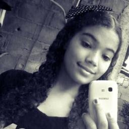 #pessoas  fracas inventam desculpas procuram e apontam culpados para culpa Engana  a si mesmo # *---*