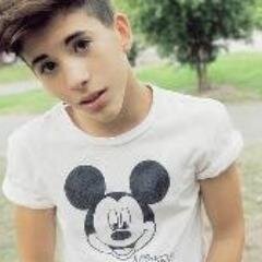 hoola soy luly...me gusta one direction...matty braps...julian serrao...austin mahone...soy directioner...y serranista