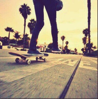 apenasfaria's profile picture. Mas qual e a lógica nisso,  mandar  alguém  que você quer que fique, ir embora ?