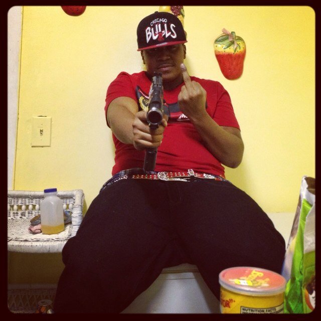 Young nigga getting to the money quick Part time trapper fulltime Rapper!! MBB till i die Makk up Or pakk up !! 
http://t.co/9zrlrskrsX
