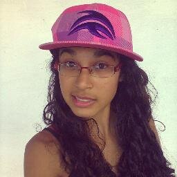 Aprendi a ter amor próprio,descobri que ninguém vai abaixar minha moral,deixei de ser boba e ingênua e a vida me mostrou quem realmente é verdadeiro...