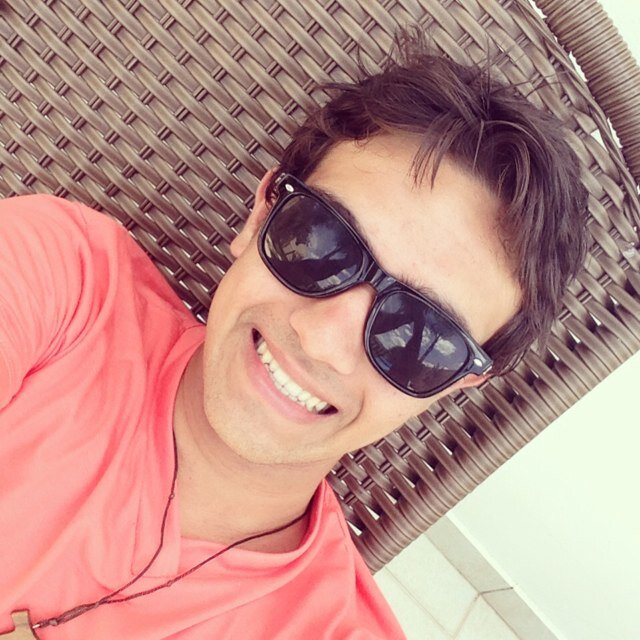 Então sorria , o resto foda- se !


http://t.co/wQPL9WFyra