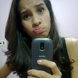 Sou como você me vê.
Posso ser leve como uma brisa ou forte como uma ventania,
Depende de quando e como você me vê passar.