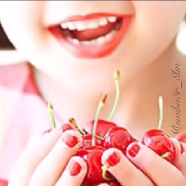 عآشقه للشعر ومتذوقه له .. ومتآبعه له بشغف .. واكتبه احيآناً بقلمي المتوآضع ♥'