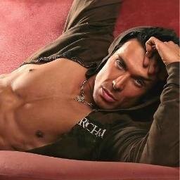 Vladislav_Pupok's profile picture. Нужно баловать только тех, кто этого действительно достоин… например, себя!