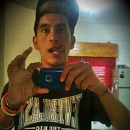 No sé como llegue aca. Tengo 17 años y soy un pelotudo, sí.   /(o.o)/     
Buenos Aires - Argentina ♥ ·
Mi facebook: https://t.co/RzNSBi8WVU