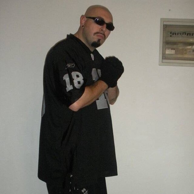 Ese_Sm0keY's profile picture. Living life!!