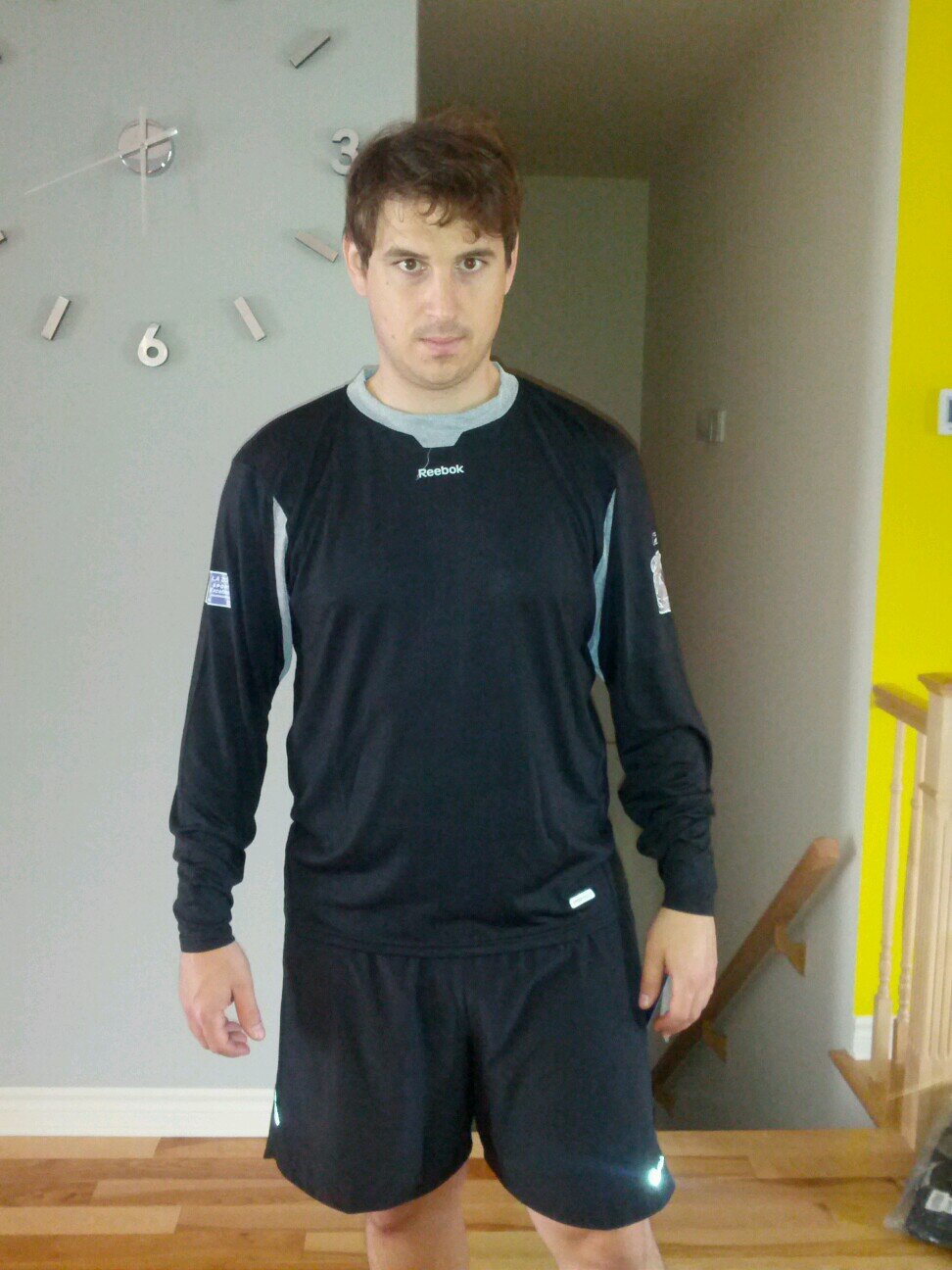comptable, passionné des affaires, de hockey, de sport