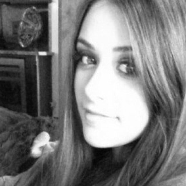 caitlin beadles || eighteen || single