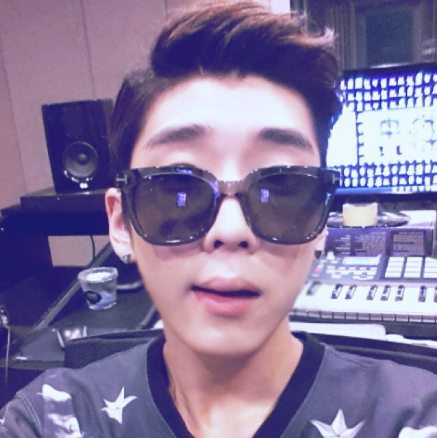 {탑독} Jin Hyosang • Alien from @xCrazyPlanetRp • Power: Frost • 너 같은 여자가 있을까 너의 빈자리를 다 채워줄?