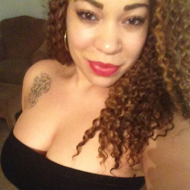 TarezMarie_xo's profile picture. Creole & Trini . Instagram : HighYellow_xo