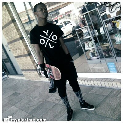 I'm 21, CTI business student, I rap, I skate for ISO. My'blog: http://t.co/rzz6CsMZCt