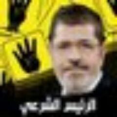 مسلم مصري نزل في التحرير 25 يناير و يبحث فقط عن دم الشهداء الذي في رقابنا جميعا.