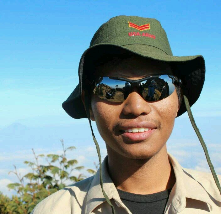 Mechanical engineer, Adventureholic, Nature exploler, Traveler, Photographer