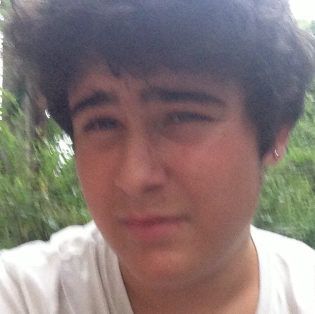 Mauro,15,tengo un canal en you tube(Moe YT)pasate! :D