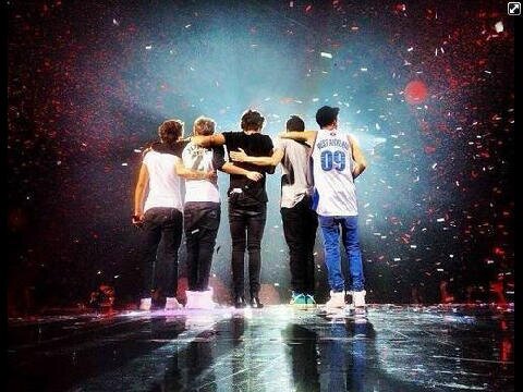 We never stop update about @onedirection.we share photos,info,fact,games,dll about the boys.we luff theboyss♥.3/✽.                    open follback everydayy:3