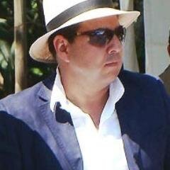 Costarricense, Padre de familia y esposo, Creyente, Abogado, amante de la Canofilia, Juez Canófilo.