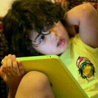 يوجد دائماً من هو أشقى منك , فابتسم