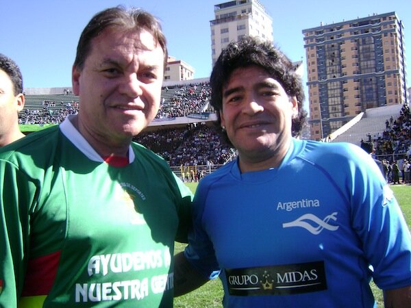 Periodista deportivo boliviano. Director Facetas Deportivas, Santa Cruz, Bolivia