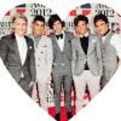 amo-vosssss... 1D voces sao lindos, meus amores 3 3 3