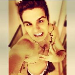 Fã-Clube OFICIAL.Vôo até o céu,viajo até o infinito.Nada mais me dá prazer do que ver você sorrindo.Te vivoo' @LuanSantana