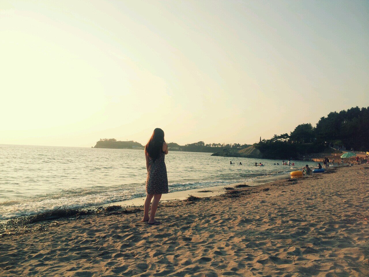 kjmuko's profile picture. 딸들에게 부끄럽지않은 엄마로 기억되고싶은 대한민국 아줌마, 내 한표가 세상을 바꿀수있다고 믿고있는 철없는 아줌마, 광주민주화항쟁을 눈으로보고 몸으로 격었던 아줌마, 그래서 난 도저히 새놀당을 용서할수없는 아줌마