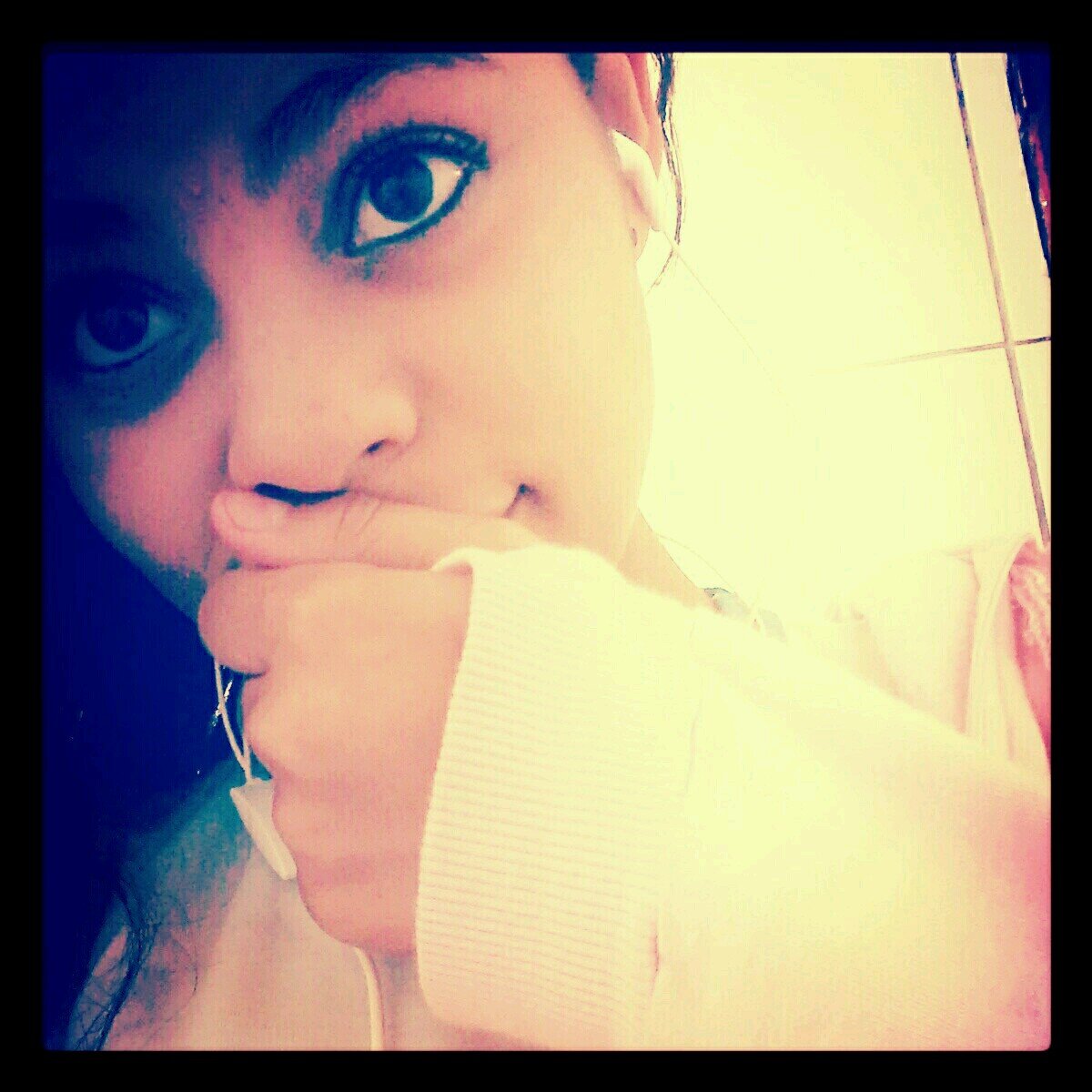 voce ja sabe que em qualquer lugar, eu to pensando em voce, por mais distante que eu pareca estar,eu to pensando em voce.. *-*