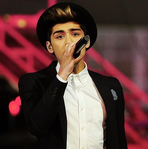 free follow ;) please follow my active account @zouisranger and @cuddlyhugsniall :) x pretty please?