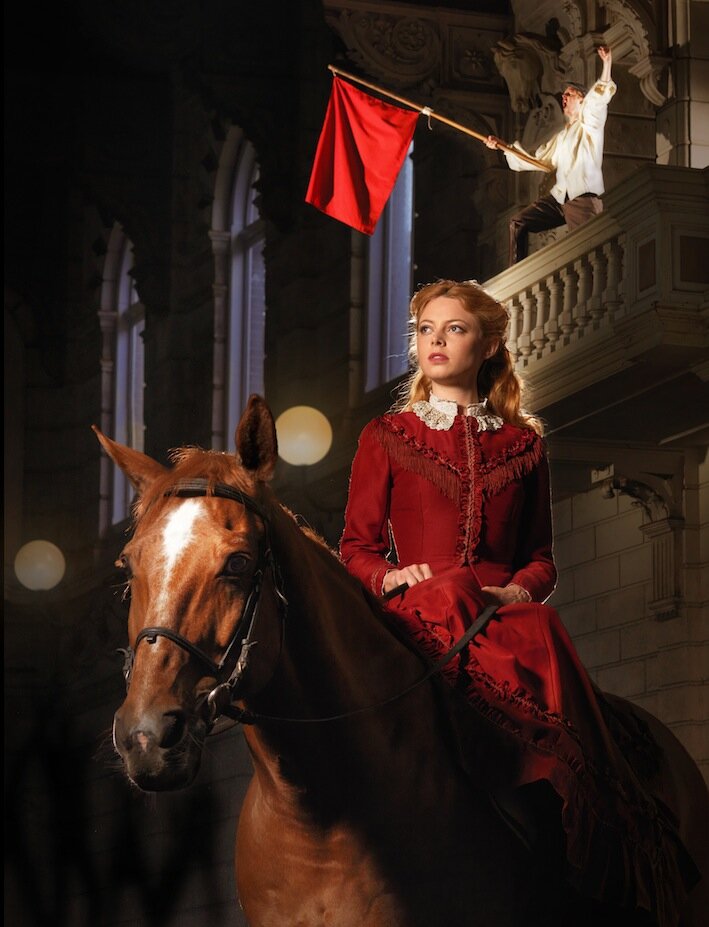 In de kerstvakantie 2013 is de voorstelling ELIZE IN DE HOLLANDSCHE MANEGE te zien: een meeslepend liefdesverhaal met live muziek, zang, humor en paardenacts.