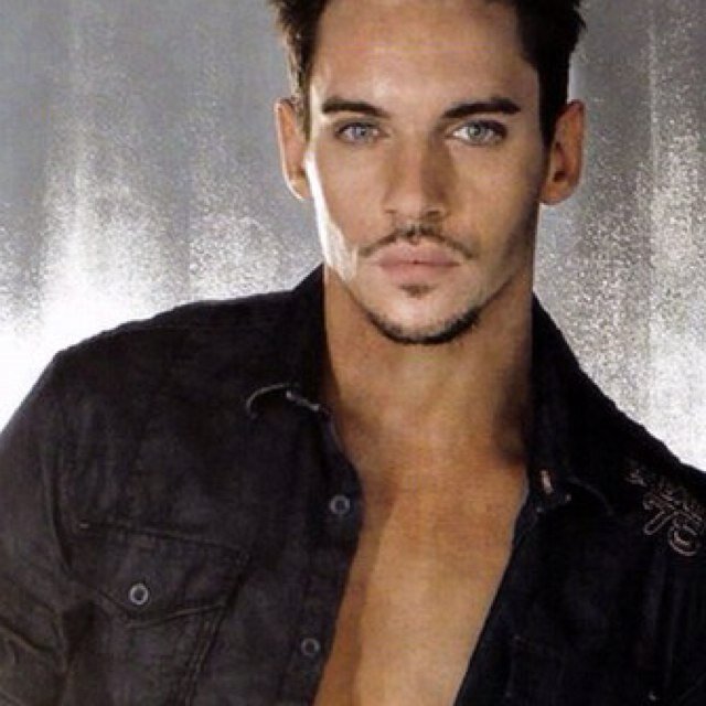 Former Marine, Son of @LawDaniels_SS, Bro to @GeoffDaniels_SS, @MariaDaniels_SS @LukeDaniels_SS {21+/MC/RP} #Dating @LilyMartin_SS Member of @RanchSugarland
