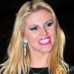Hello !! Sou linda,sou bela,sou rica,sou VAL MARCHIORI a melhor domestica do Brasil