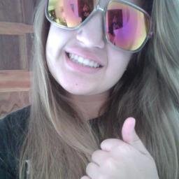 A vida vai nos dar um chão pra gente pisar, um tempo pra viver, um sonho pra sonhar. Se a gente quiser, depende de você deixar o sol brilhar ♪