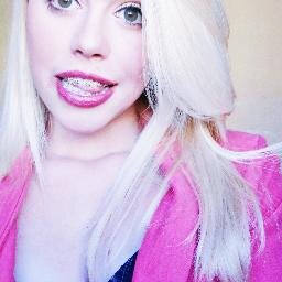 - DEUS ♥ , musica, moda, familia , amiga, rock roll, chocolatra, filmes , escorpião ,orgulhosa , ! http://t.co/dlOCBNvadH