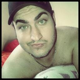 Eu gosto do impossível, tenho medo do provável, dou risada do ridículo e choro porque tenho vontade, mas nem sempre tenho motivo..... http://t.co/vJp3SANrQh