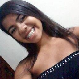 De gente falsa do meu lado eu não preciso ♫' http://t.co/bxj4jWbd