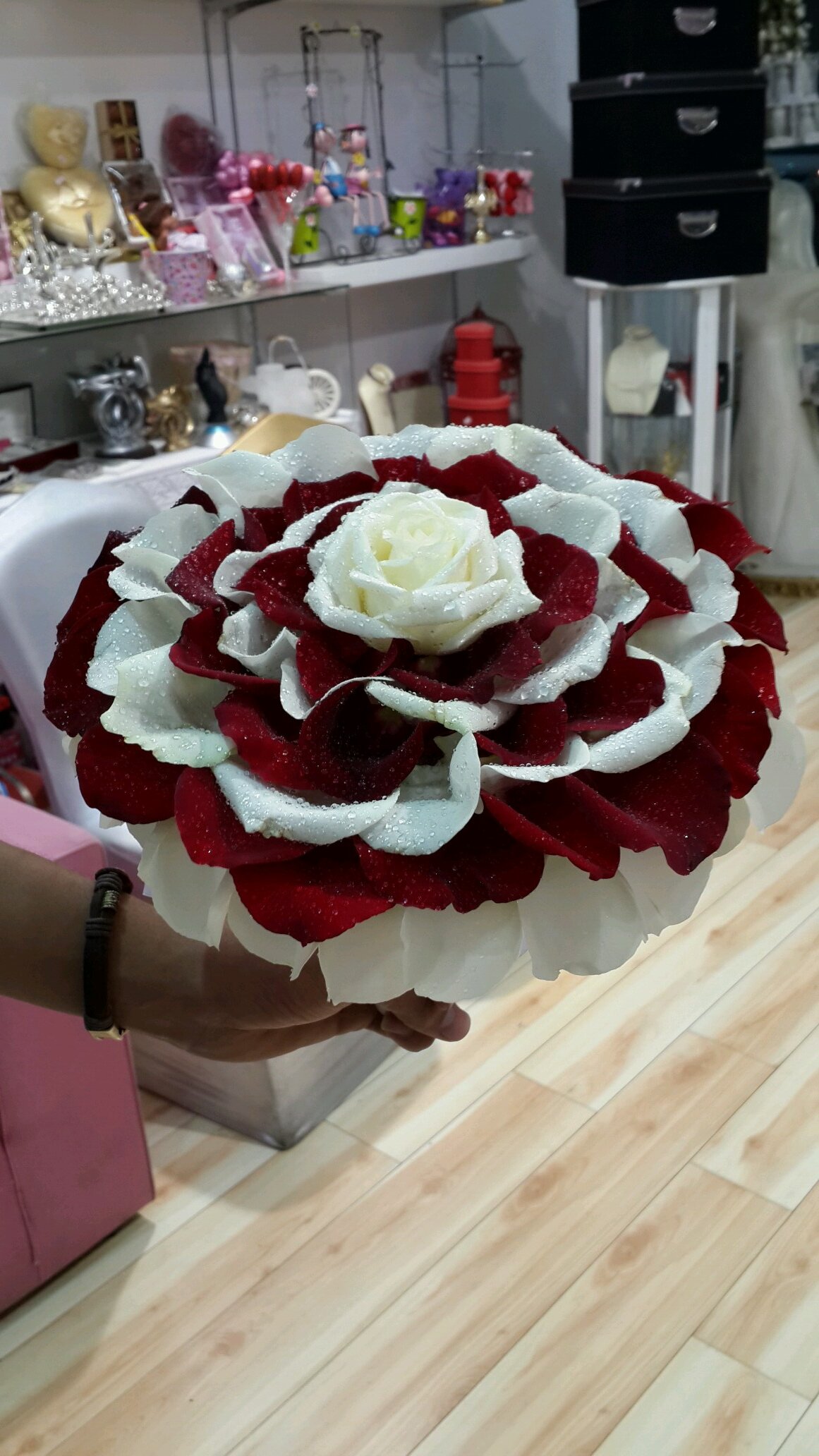 ‏‏‏محل متخصص بتنسيق الحفلات..نعمل على أساس واحد هو الجودة العالية والذوق الأخاذ في كل مانقدم