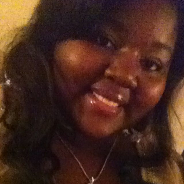 Im just a simple girl living my life && out my dream :) follow me . Ill follow back! ✌