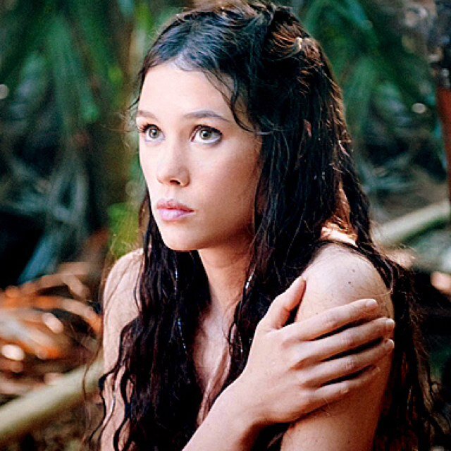 My heart is pierced by @SwiftPhillip, I destain all glittering gold. Your voice will summon me to you. Siren from White Cap Bay. My name is Syrena. RP+17 #POTC.